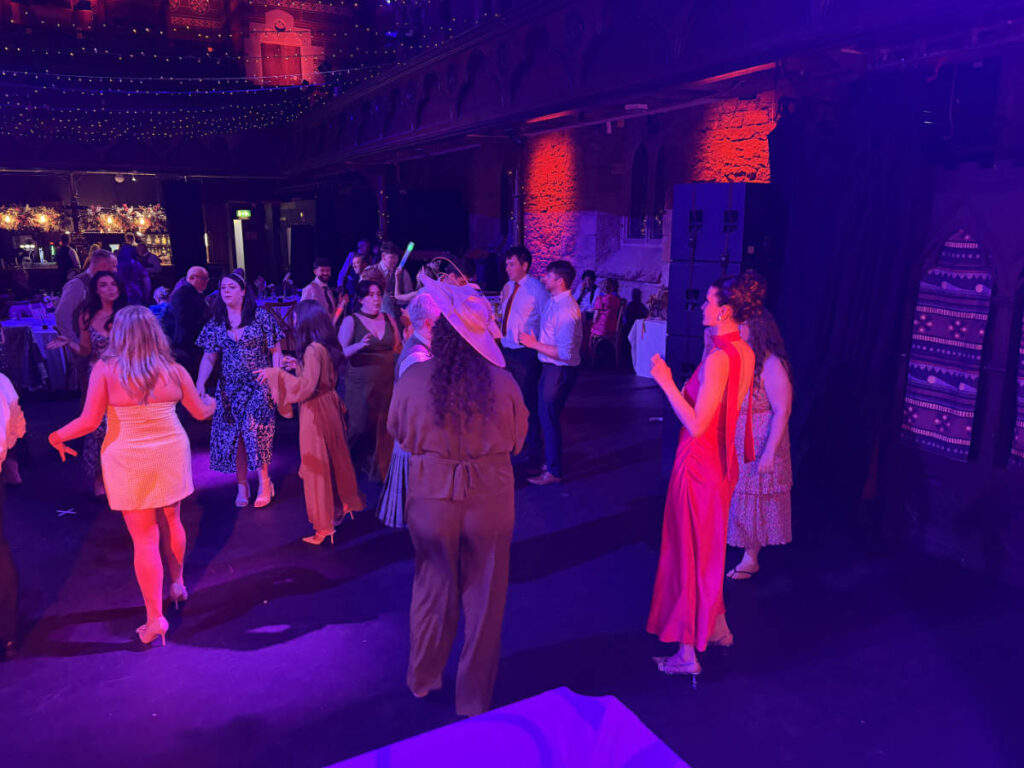 wedding-guests-dancing-cottiers-glasgow 